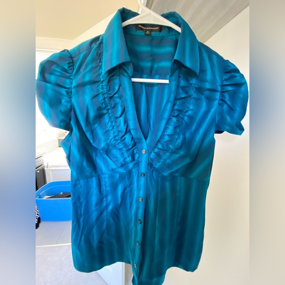 Blouse love it. To small for me